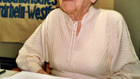 Maria Wachter (* 21. April 1910 in Düsseldorf; † 18. August 2010 ebenda); Foto: VVN-BdA NRW, 2005 Maria Wachter (* 21. April 1910 in Düsseldorf; † 18. August 2010 ebenda); Foto: VVN-BdA NRW ,2005